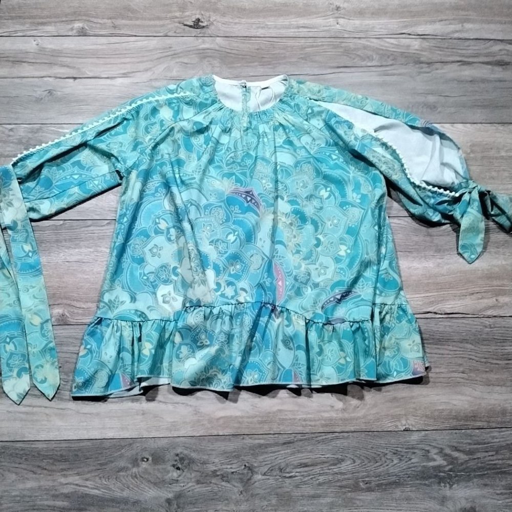 Made With Love Womens Small Open Sleeve Teal Pom Pom Fringe Half Sleeve